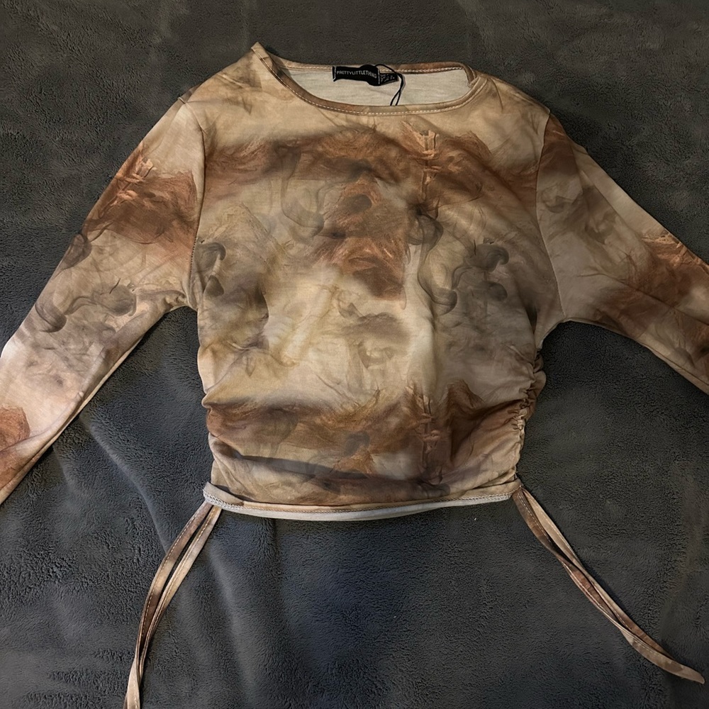 Pretty little thing fitted cropped long sleeve tee